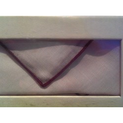 Elegant pyntelommertørklæde i 100% hør